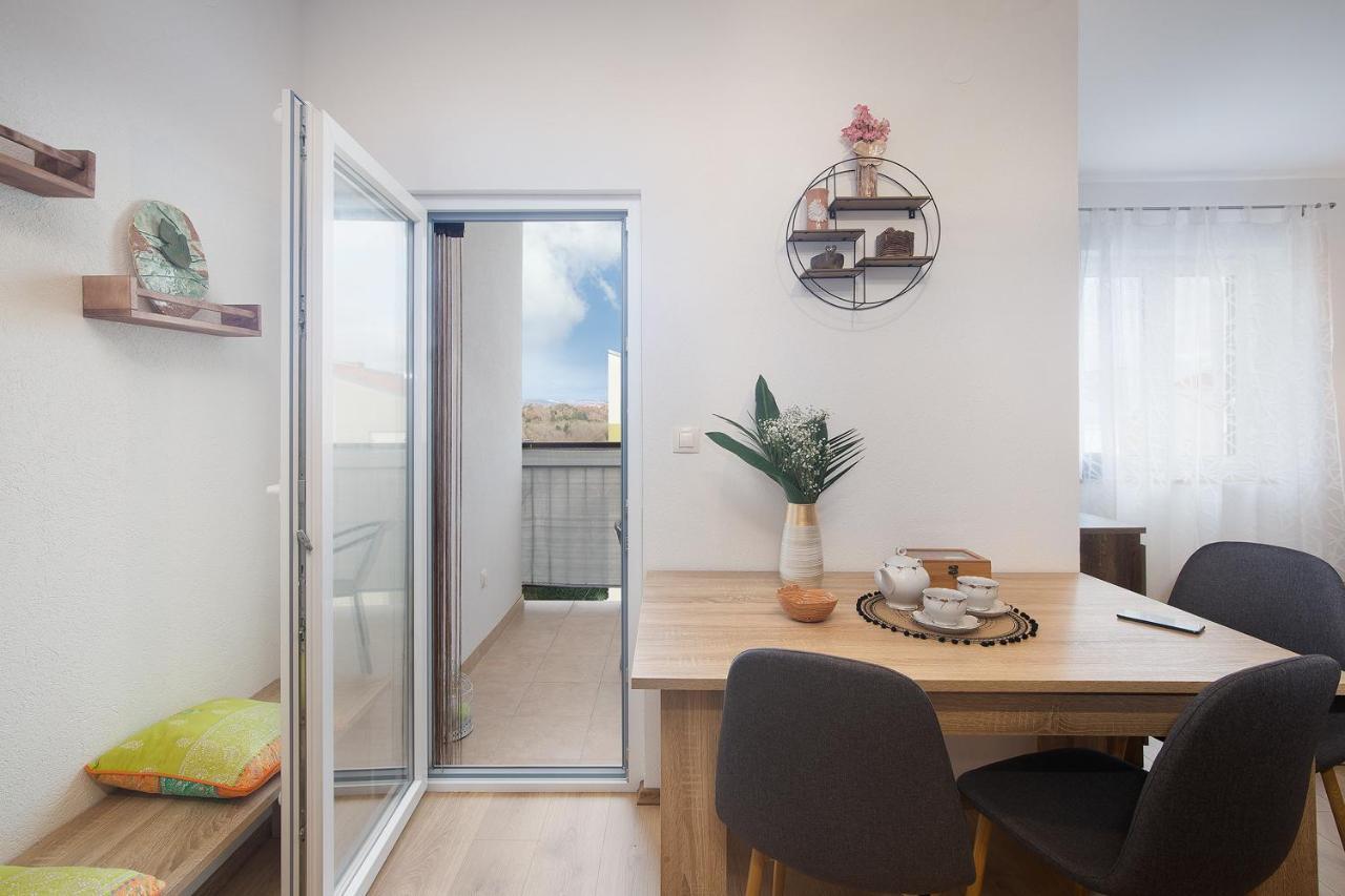 Apartment Little Gallery **** Rovinj Bagian luar foto