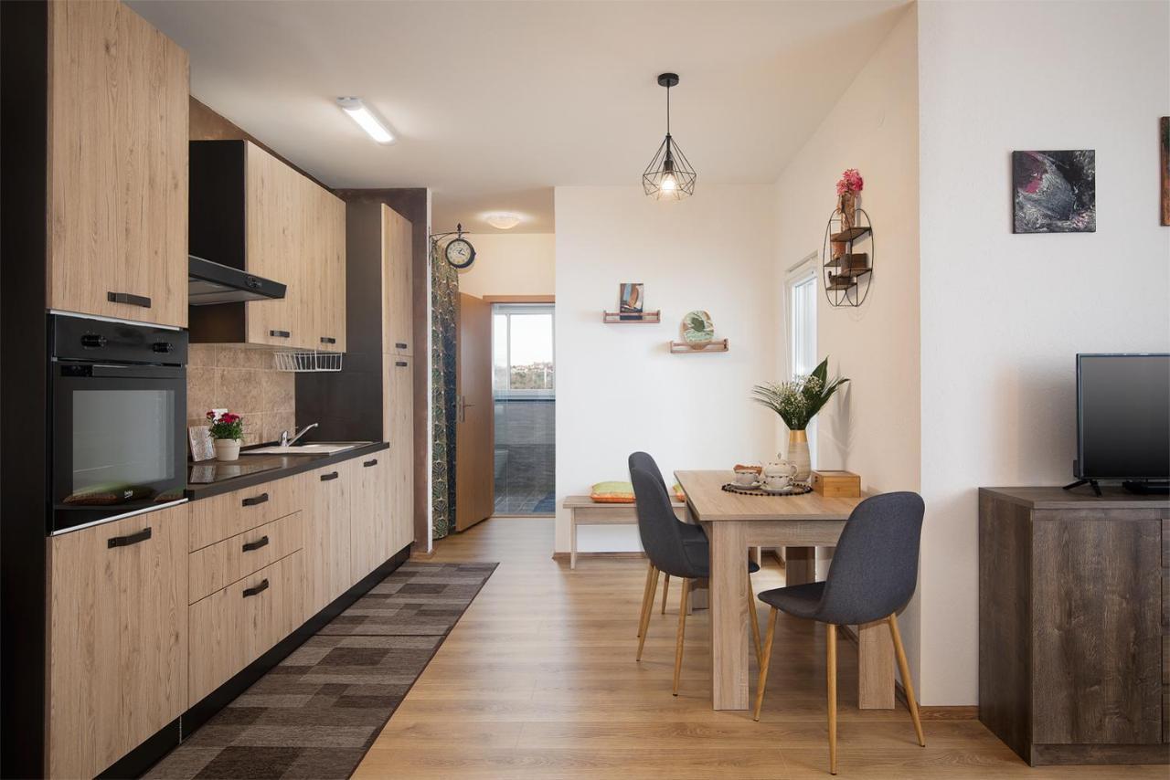 Apartment Little Gallery **** Rovinj Bagian luar foto