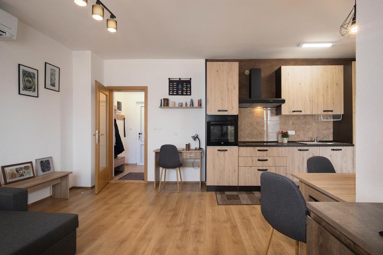 Apartment Little Gallery **** Rovinj Bagian luar foto
