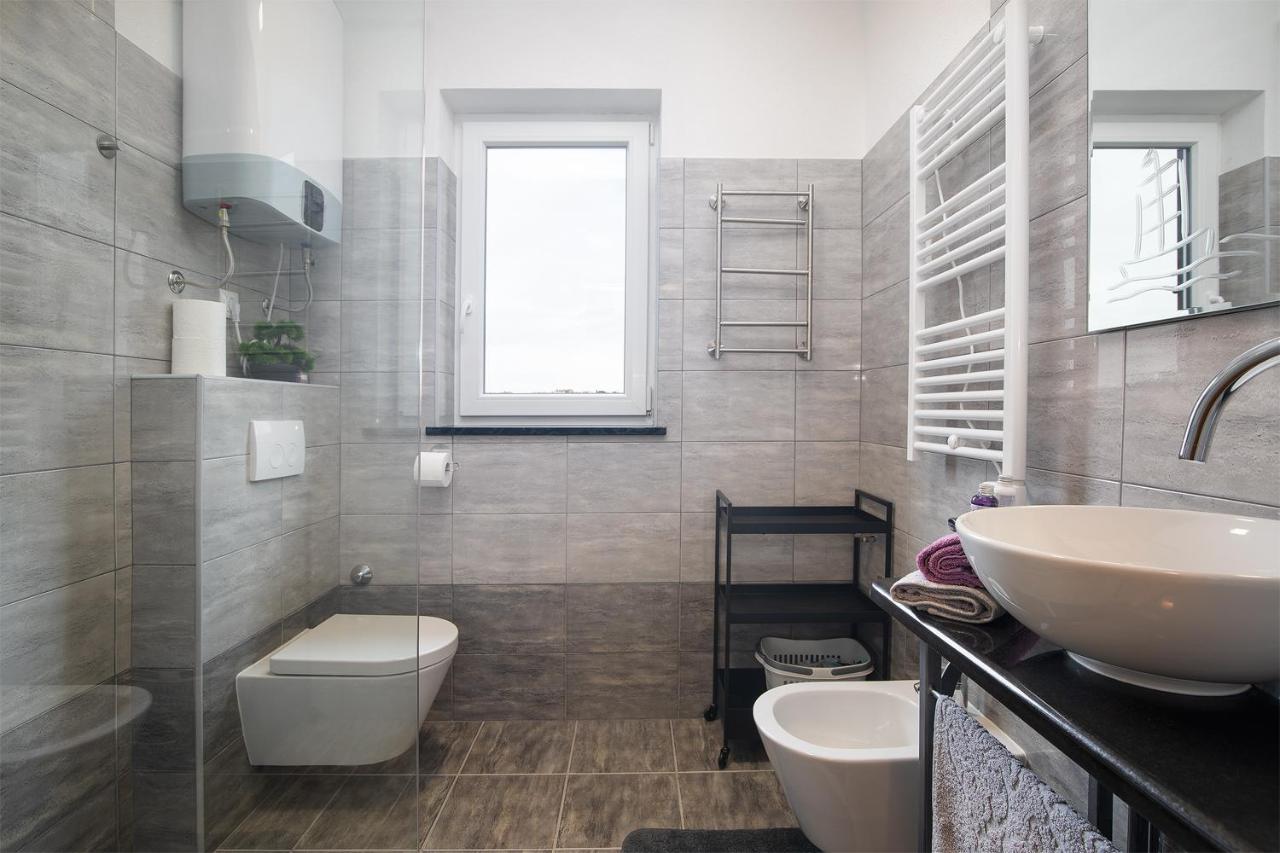 Apartment Little Gallery **** Rovinj Bagian luar foto