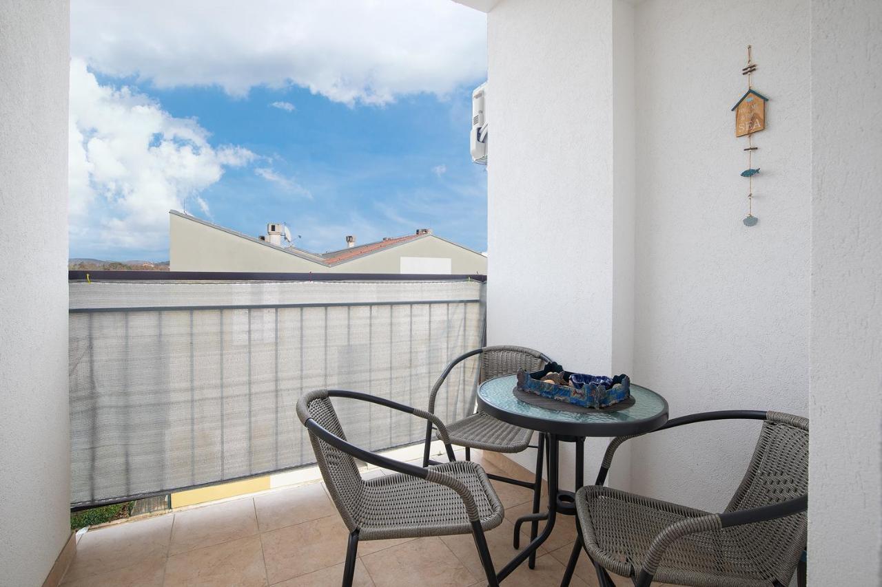 Apartment Little Gallery **** Rovinj Bagian luar foto